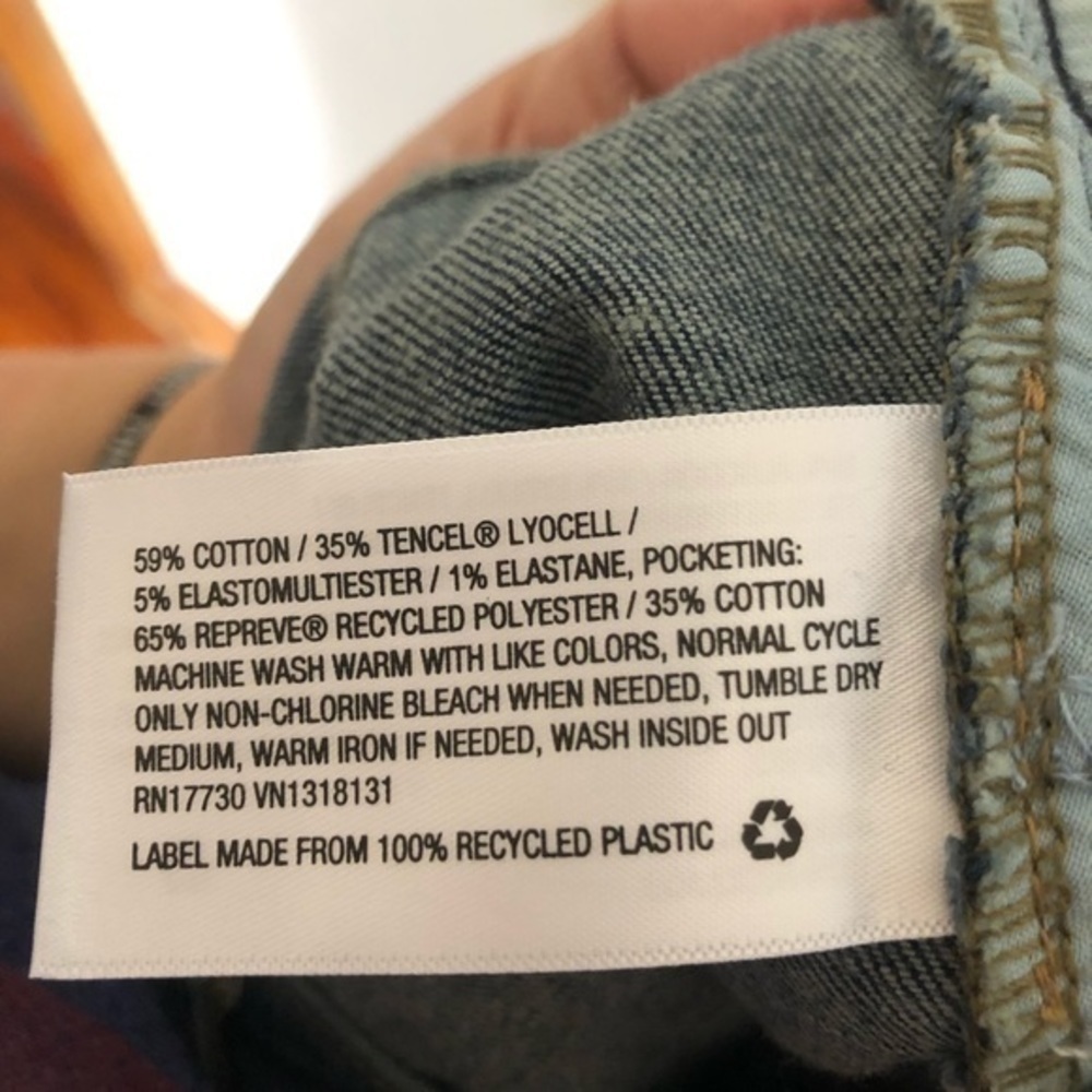 Universal Thread High Rise Straight Dark Jean 2 - Picture 6 of 8